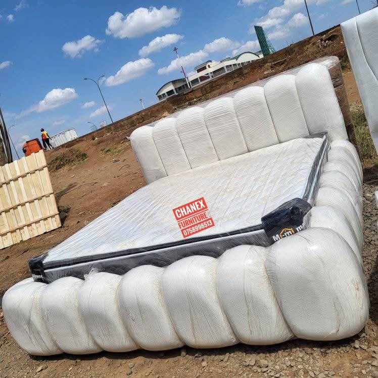 Cloudcrest Boucle Bed
